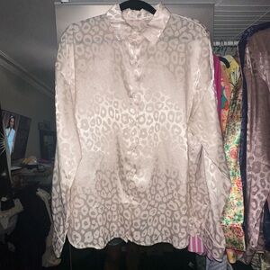 CREAM/VANILLA TONAL LEOPARD PRINT BUTTON DOWN SHIRT
